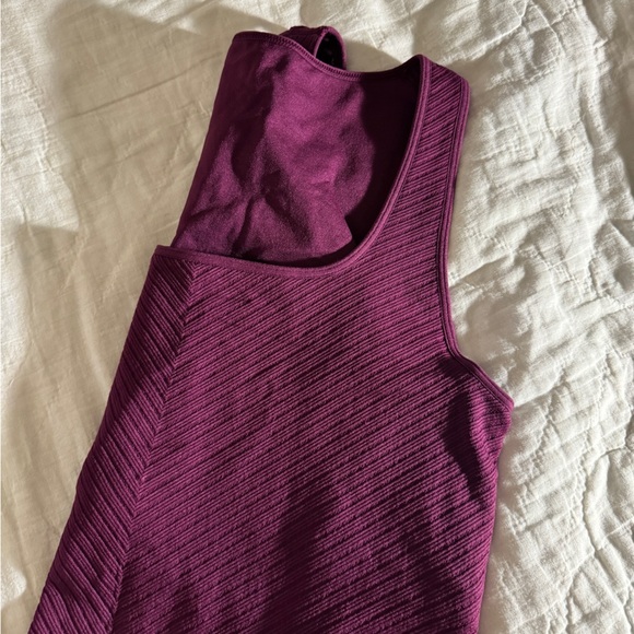 DSG Women's Momentum Seamless Cropped Tank Top Magenta Size S - Picture 8 of 10